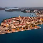 Villa Sea La Vie Seafront Location 4 Bedrooms Sea Access