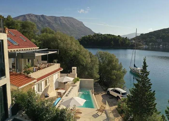 Sea La Vie Seafront Location 4 Bedrooms Sea Access Zrnovo