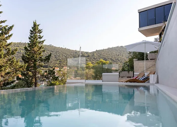 Sea La Vie Seafront Location 4 Bedrooms Sea Access *