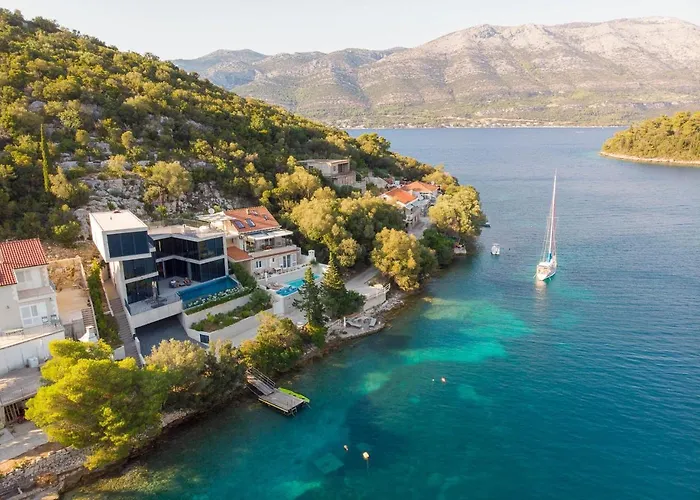 Sea La Vie Seafront Location 4 Bedrooms Sea Access *
