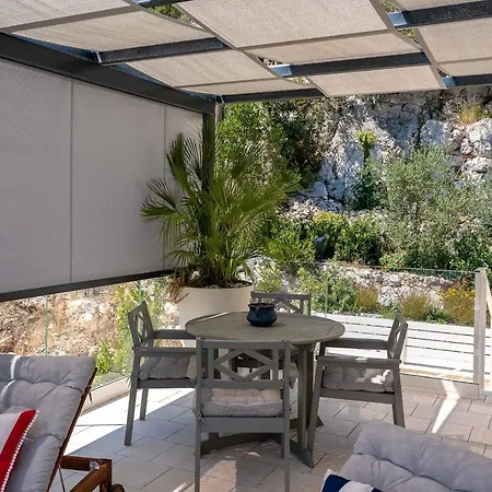 Luxurious Seafront 4 Bedrooms Sea La Vie Infinity Pool Sea Access * Zrnovo