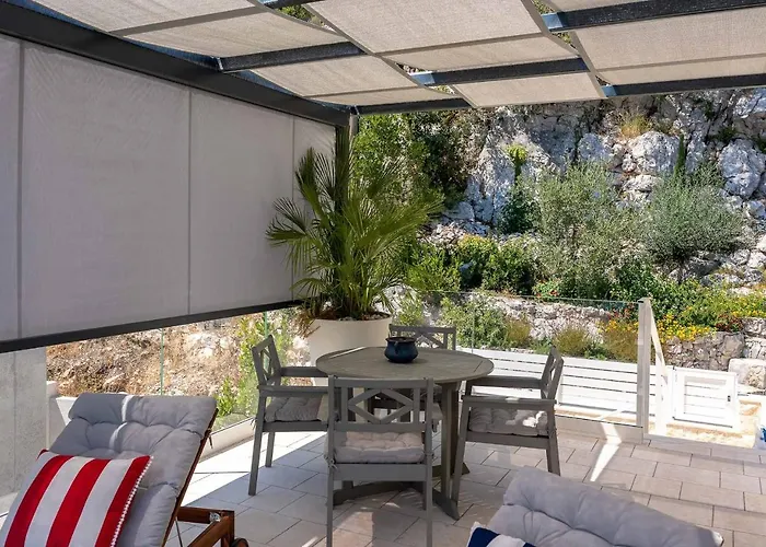 Luxurious Seafront 4 Bedrooms Sea La Vie Infinity Pool Sea Access * Žrnovo