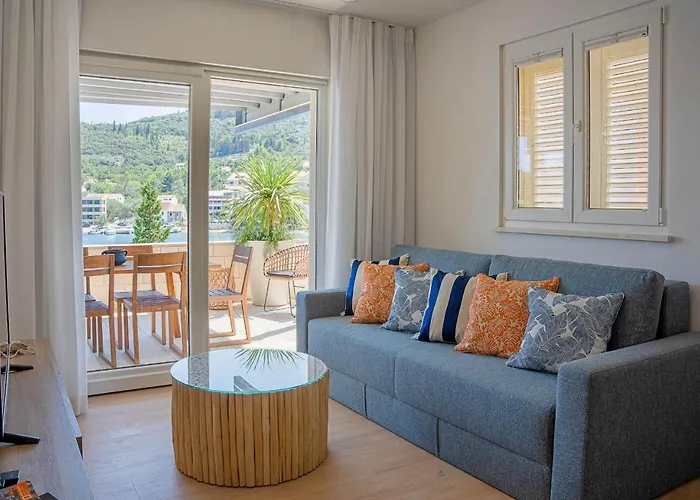 Luxurious Seafront 4 Bedrooms Sea La Vie Infinity Pool Sea Access Žrnovo